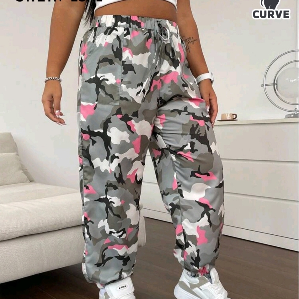 Women's Plus Size Camouflage Joggers Pink and Gray 5X NWOT